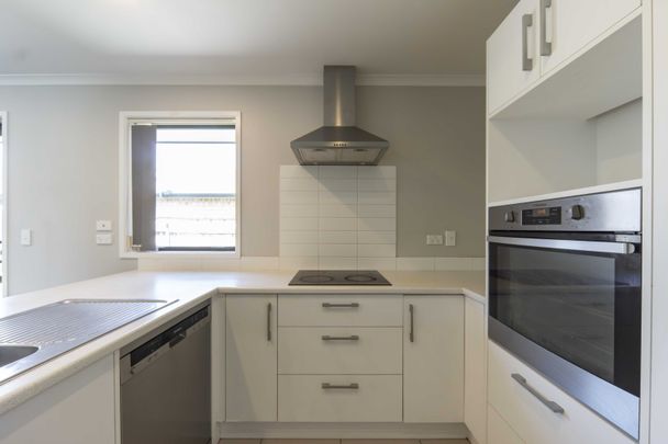 Executive Family Home - Photo 1