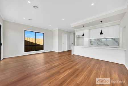 Zoned for Werribee Secondary – Brand New Family Home for Rent! - Photo 2