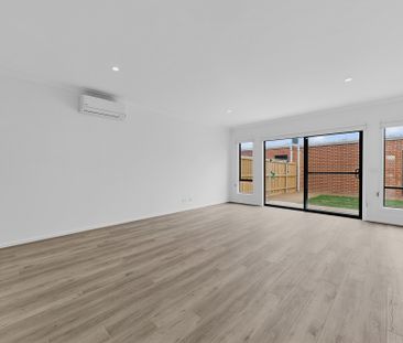 4 Jandakot Walk, Point Cook VIC 3030 - House For Rent | Domain - Photo 4