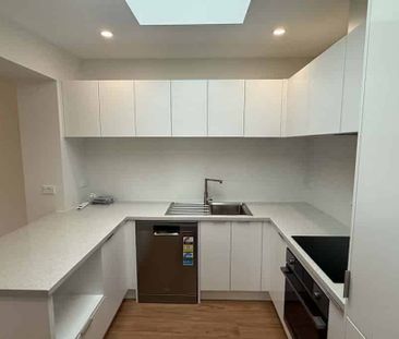 Modern one bedroom property - Photo 3