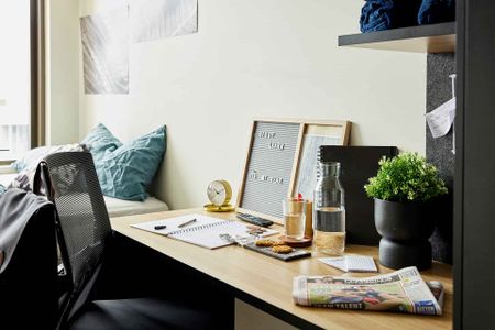 6 Bedroom Shared Bathroom, King Single Bed, High Floor - Photo 2