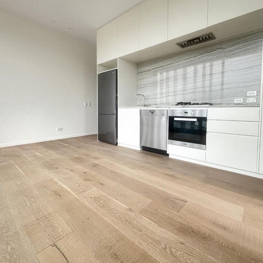 Immaculately presented sunny apartment - Photo 1