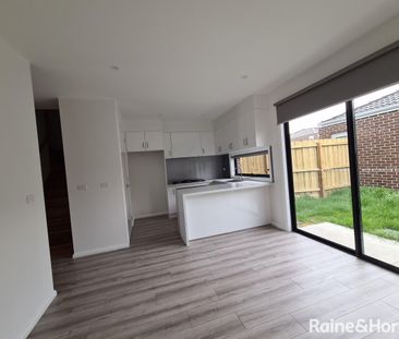 Modern Townhouse with central location - Photo 1