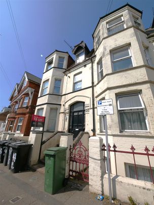 Wayside, Bournemouth, BH1 - Photo 1