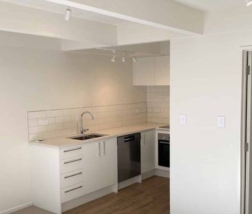 Modernised Home, Unbeatable School Zoning - Photo 5