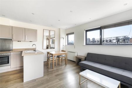 Tower Bridge Road, London, SE1 2AW - Photo 2