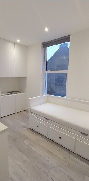 Studio Flat, Mountview Road, N4 - Photo 1