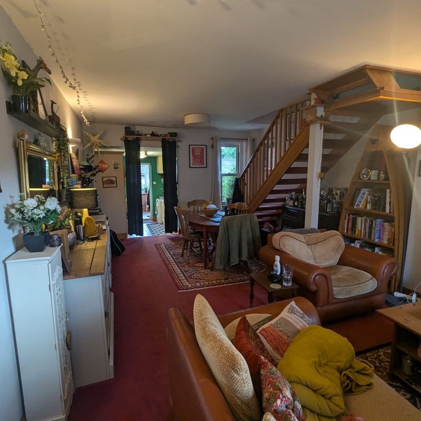 2 Bed Terraced House, Pointout Road, SO16 - Photo 1