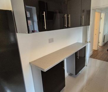 5 bedroom semi-detached house to rent - Photo 6