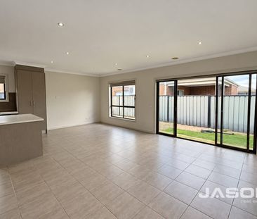 Modern 3-Bedroom Home with Multiple Living Areas - Photo 1