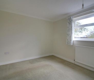 3 bedroom detached bungalow to rent - Photo 6