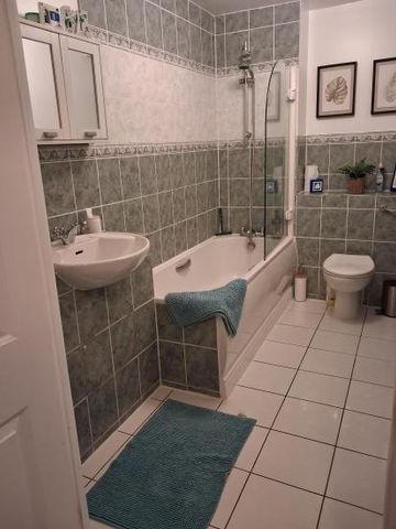 Single room (4ft bed) own bathroom private parking space - Photo 5