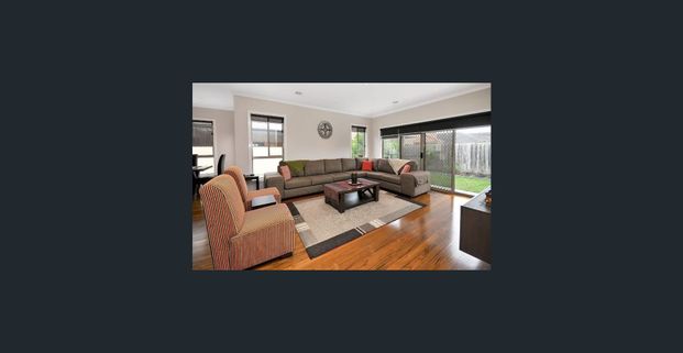 The Brief: Prime Location - Photo 1