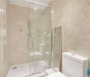 Hollyview Close, Hendon, London, NW4 - Photo 3