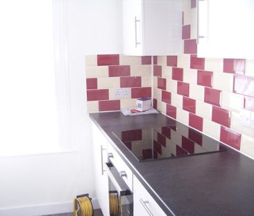 2 bedroom flat to rent - Photo 6