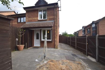 Hawthorne Crescent, West Drayton, UB7 - Photo 2