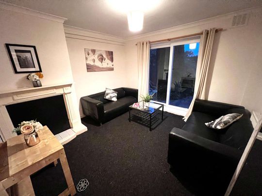 Cromwell Road Room 4 - Photo 1