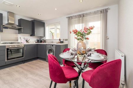 3 bedroom semi-detached house to rent - Photo 4
