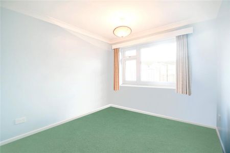 3 bedroom detached bungalow to rent - Photo 4