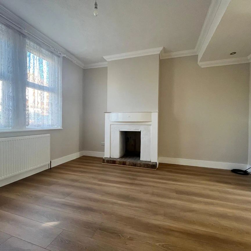 Fairlight Road - Photo 1