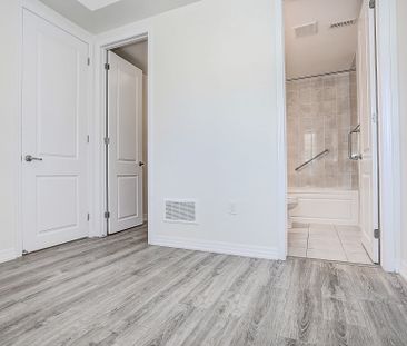 For Lease - 3353 Carding Mill Trail, Oakville, Ontario - Photo 6