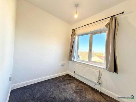 3 bedroom semi-detached house to rent - Photo 2