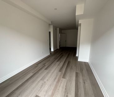 For Lease - 7489 Marvel Drive Unit# Main - 2, Niagara Falls, Ontario - Photo 5