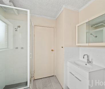 Riverside Living in Queanbeyan East - Renovated 2 Bedroom Unit - Photo 6