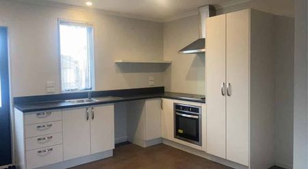 Weymouth, 2 bedroom, 1 Bathroom Duplex - Photo 2