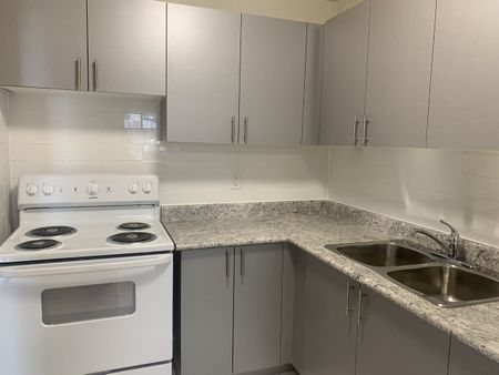 For Lease - 1030 Pearson Drive Unit# 405, Oakville, Ontario - Photo 4