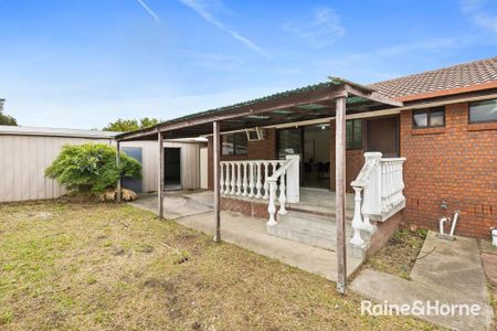 Contemporary Living on Baker Court - Photo 3