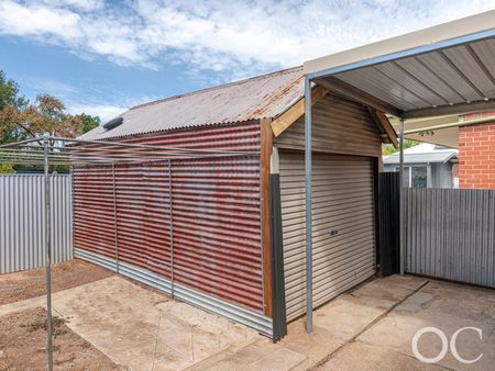 Open The Door to Character Living in Prospect - Photo 4