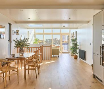 2 bedroom houseboat to rent - Photo 1