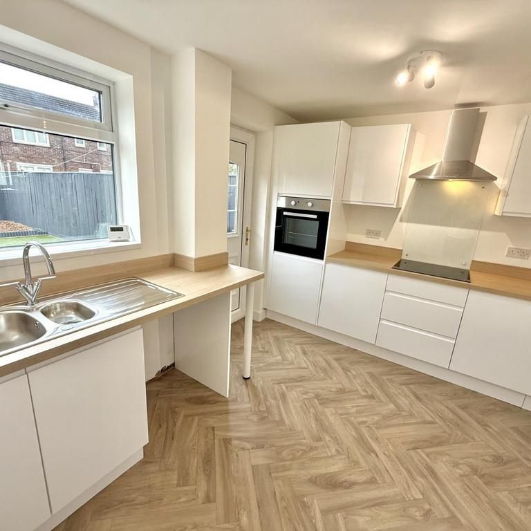 3 bedroom terraced house to rent - Photo 1