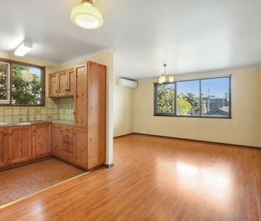 LLow-Maintenance Bayside Living in Port Melbourne – 6 month lease a... - Photo 3