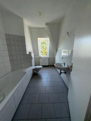 Gemütliche 3-Zi.-Wohnung im Dachgeschoss * Heidenau * Wohnküche * Fenster mit Bad - Foto 1