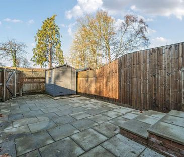 5 bedroom end of terrace house to rent - Photo 4