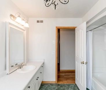 For Lease - 34 Mcfaul Street, Caledon, Ontario - Photo 5