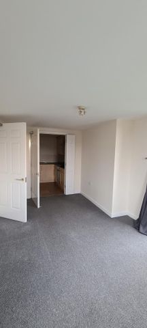 2 bedroom apartment to rent - Photo 3