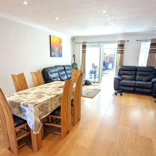 Knaphill, Surrey, GU21 - Photo 1