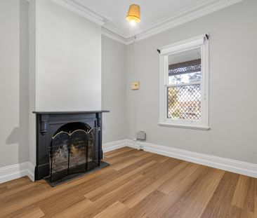 Charming Home in West Melbourne - Photo 1
