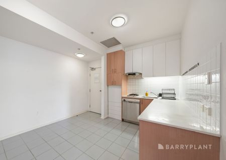 Spacious One Bedroom + Study Apartment in Prime CBD Location - SAVE ON UTILITY COSTS - Photo 2
