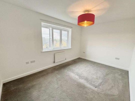 Wykebeck Mount, Leeds, LS9 - Photo 1