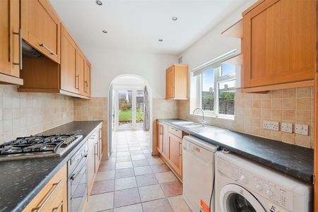 To Let 2 Bed House - Semi-Detached - Photo 5