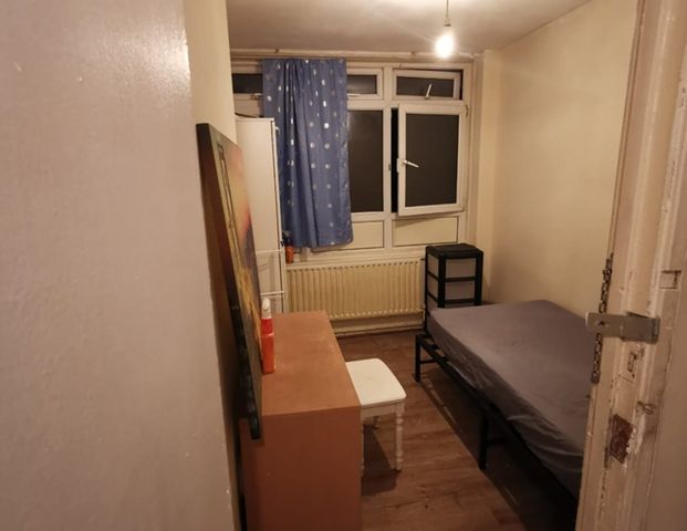 Room in a Shared Flat, Halyard House, E14 - Photo 1