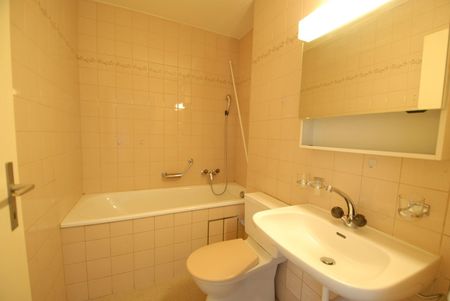 2.5 Zimmer, 62 m², 3. Stock - Photo 2