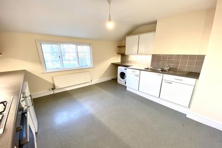 3 bedroom semi-detached house to rent - Photo 5