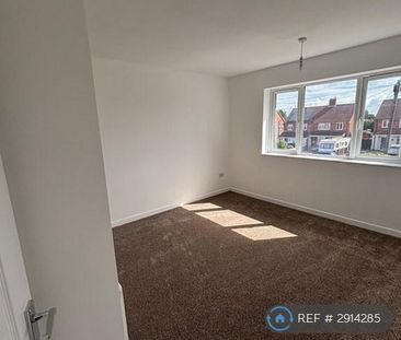 3 bedroom semi-detached house to rent - Photo 5