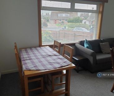 3 bedroom semi-detached house to rent - Photo 3