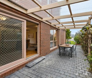 “Spacious Family Haven in the Heart of West Footscray” - Photo 5